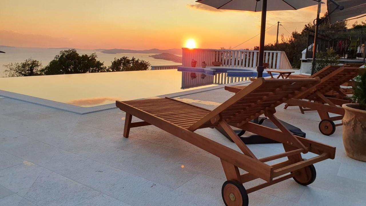 Sea View Luxury Apart Hotel Villa Conte With Swiming Pool And Romantic Spa 珀德垂那 外观 照片