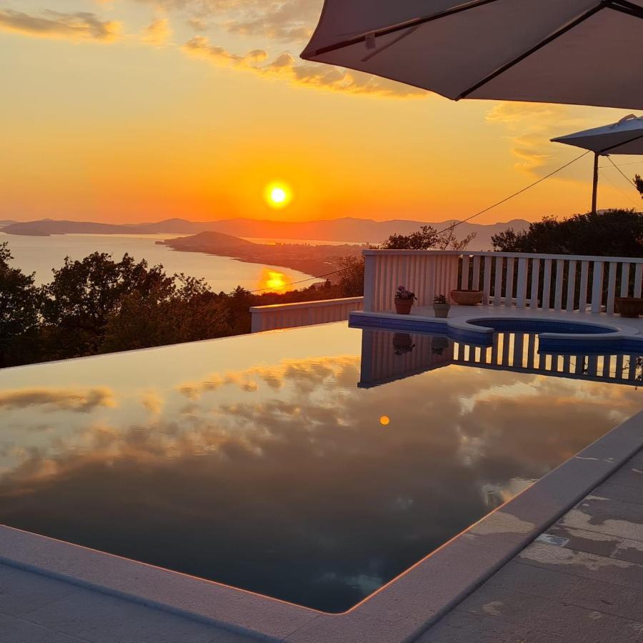 Sea View Luxury Apart Hotel Villa Conte With Swiming Pool And Romantic Spa 珀德垂那 外观 照片