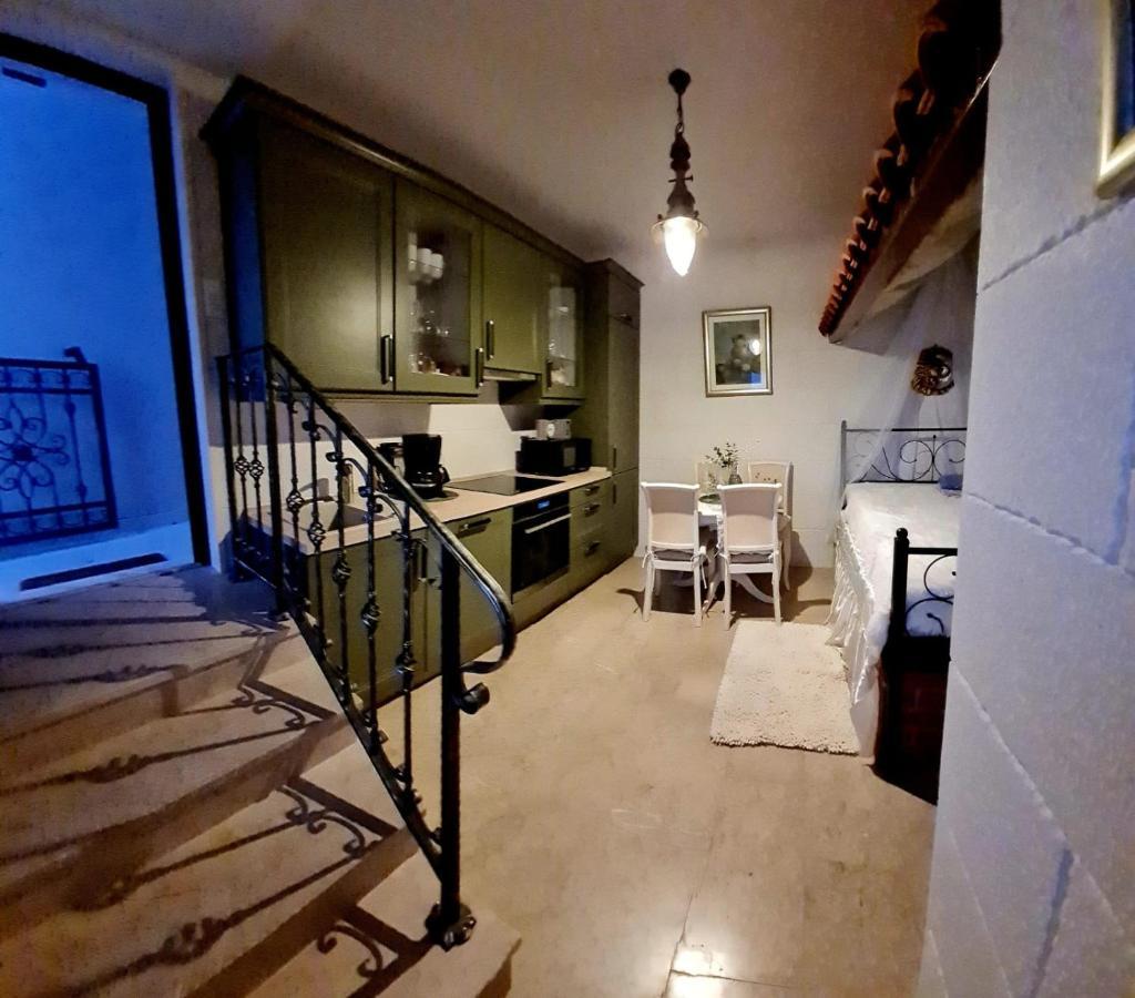 Sea View Luxury Apart Hotel Villa Conte With Swiming Pool And Romantic Spa 珀德垂那 外观 照片