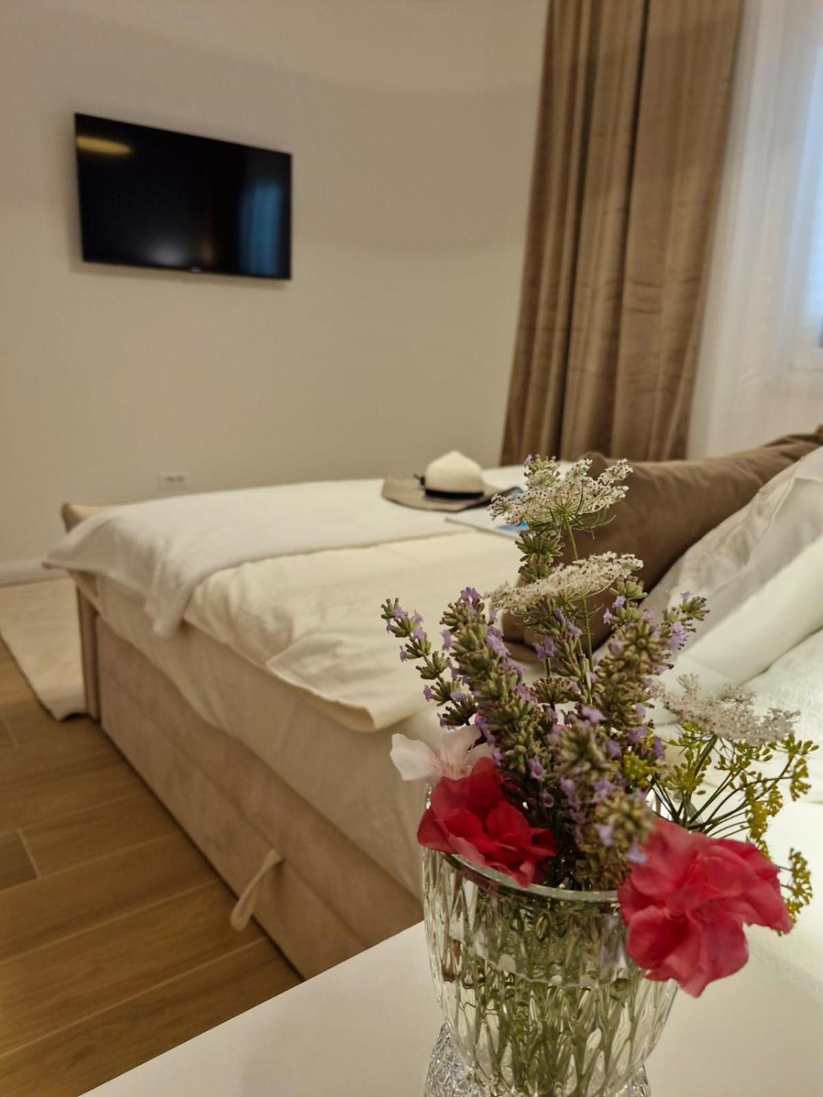 Sea View Luxury Apart Hotel Villa Conte With Swiming Pool And Romantic Spa 珀德垂那 外观 照片