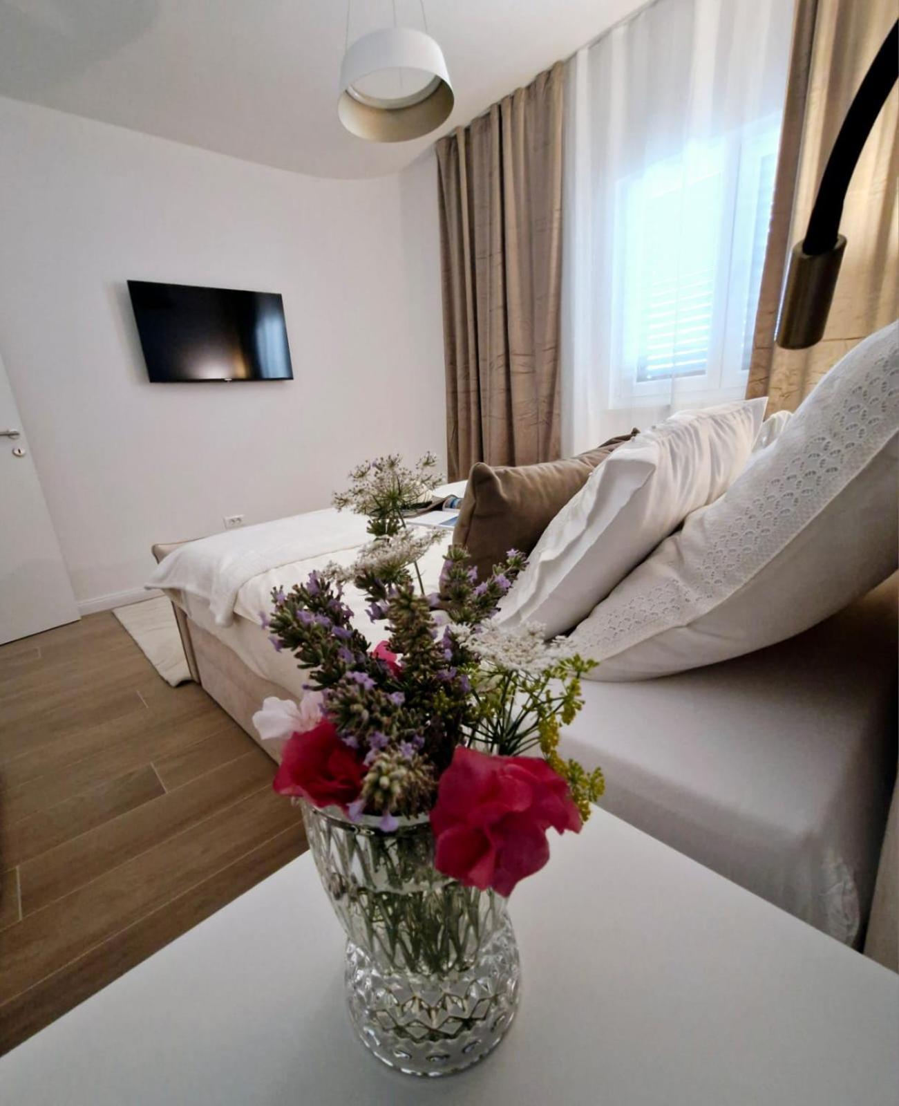 Sea View Luxury Apart Hotel Villa Conte With Swiming Pool And Romantic Spa 珀德垂那 外观 照片